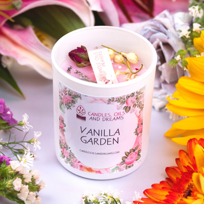 Vanilla Garden Luxury Scented Candle Regular